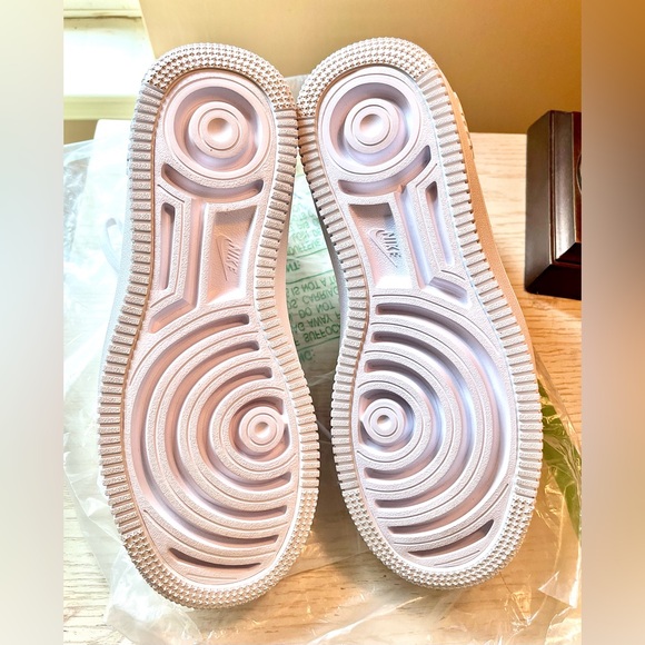 Women’s Nike Air Force 1’s Platforms. Triple White Size 8 NWOT. - Picture 7 of 8